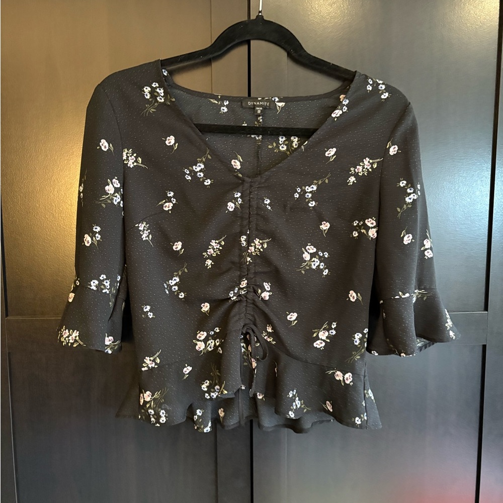 Dynamite Black Floral Crop Blouse